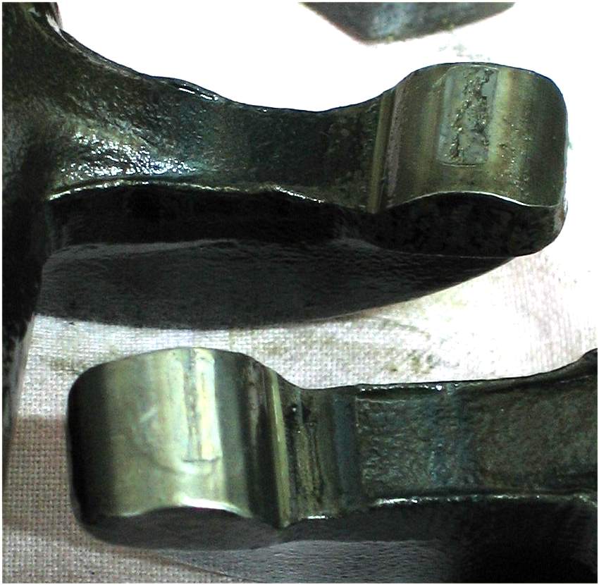 Culbu chappement D (en haut) : un tat de surface pas gnial ? Le culbu admission semble OK